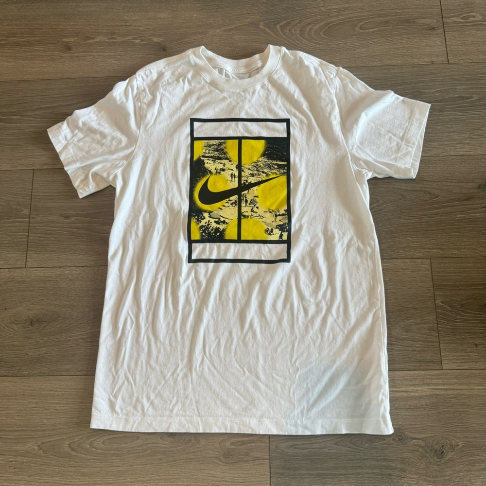 Men’s Nike t-shirt  NEW!!